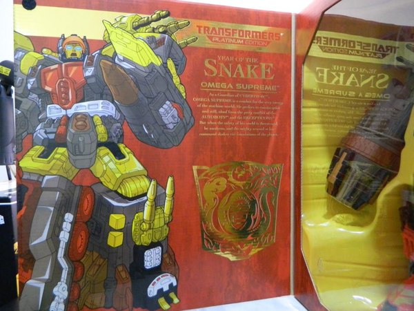 Transformers Year Of The Snake Platinum Edition Omega Supreme  (7 of 48)